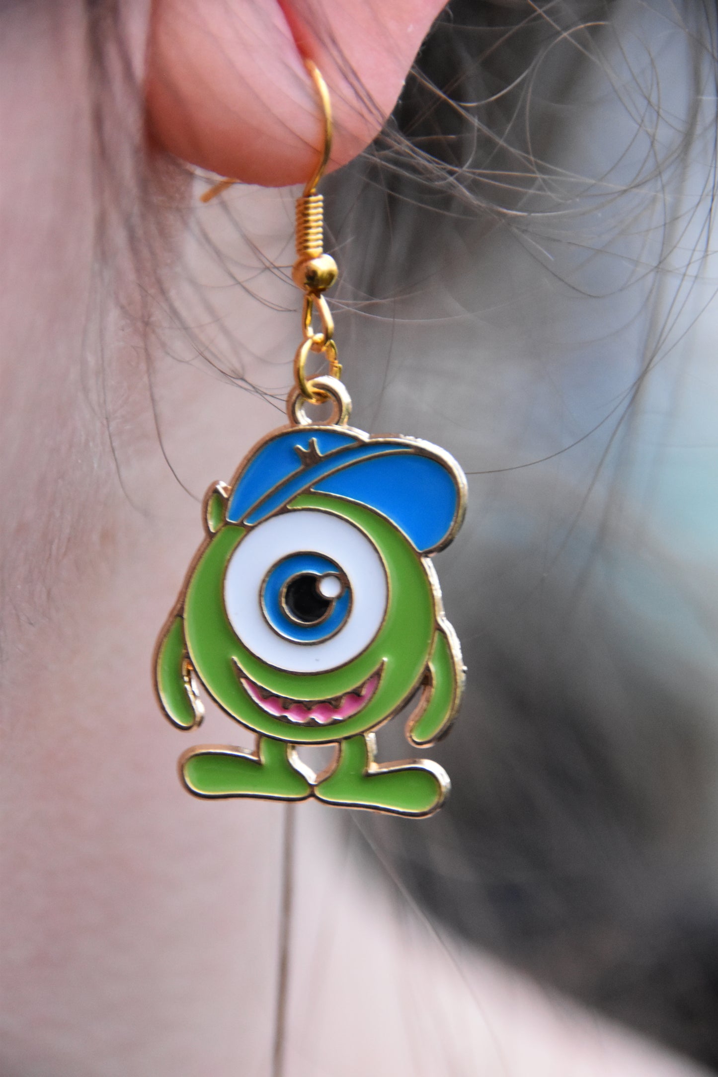 Boucles d’oreilles petit monstre – Inspiration pop culture – Acier inoxydable