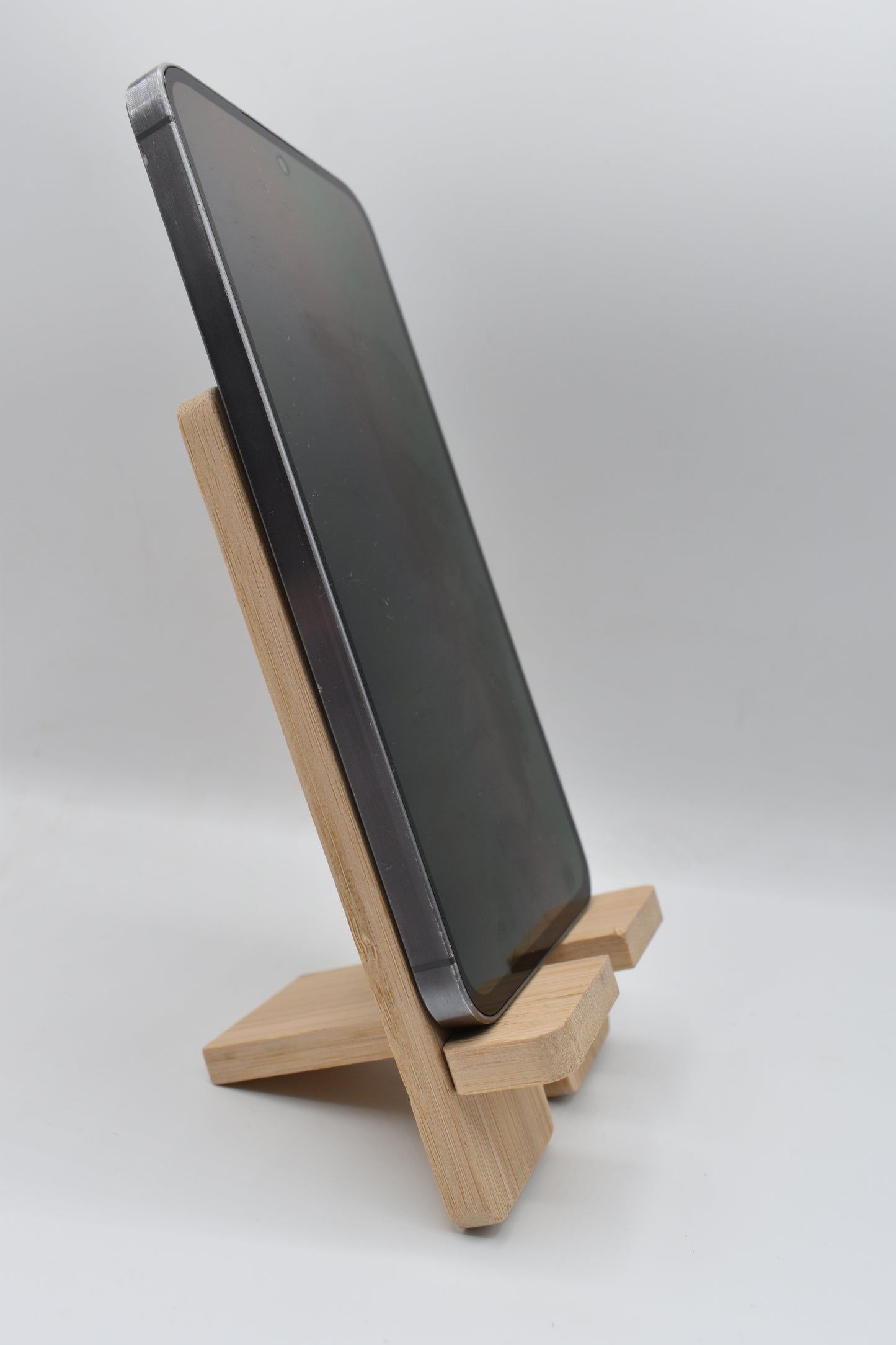 Support smartphone en bois personnalisable – 14 x 8 cm