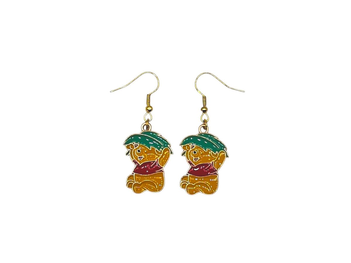Boucles d’oreilles Winnie l’Ourson sous un parapluie vert avec crochets dorés sur fond blanc