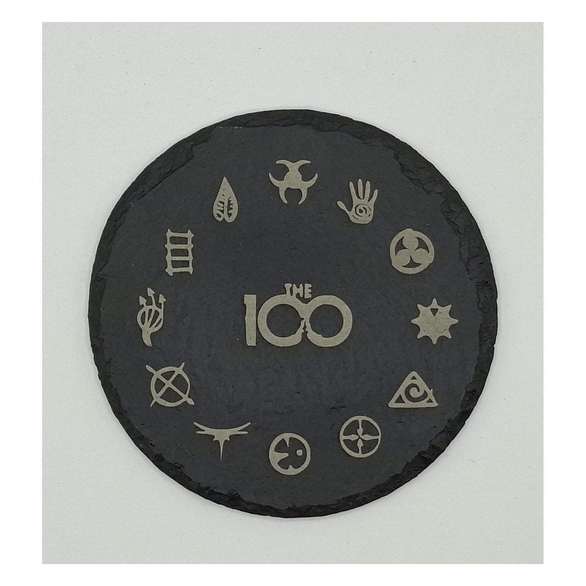 Sous-verre rond en ardoise gravée – The 100 – Symboles