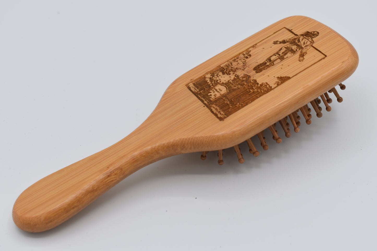 Brosse en bois gravée "Max" - Stranger Things