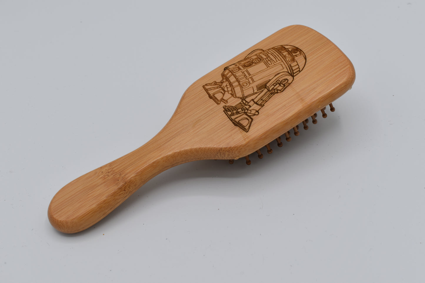 Brosse en bois gravée "Guerre des étoiles"
