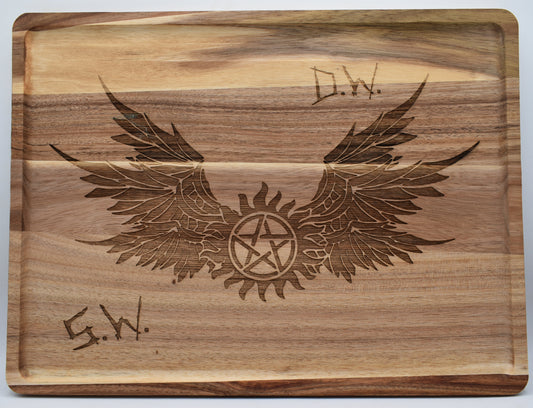 Planche en bois gravé inspiré de Supernatural
