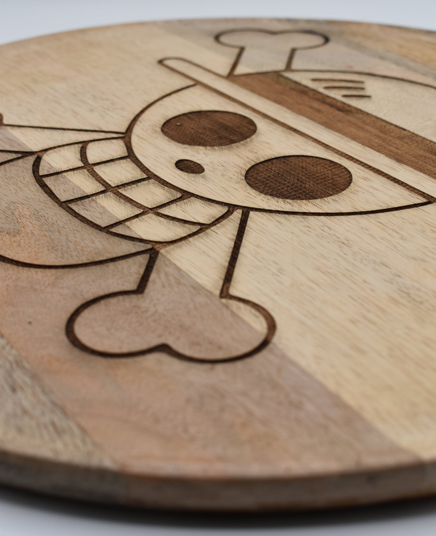 Plateau en bois gravé One Piece - Symbole