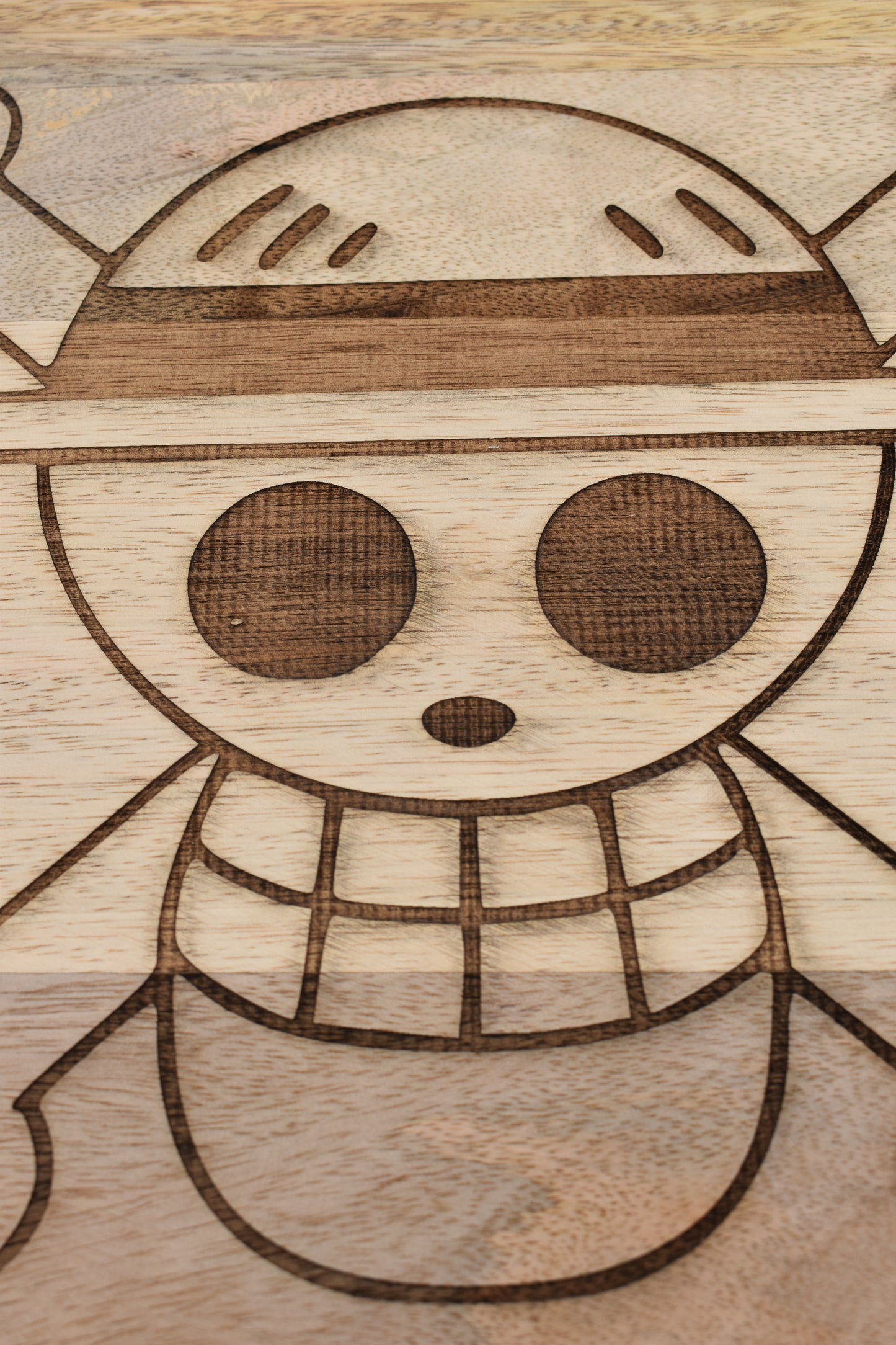 Plateau en bois gravé One Piece - Symbole