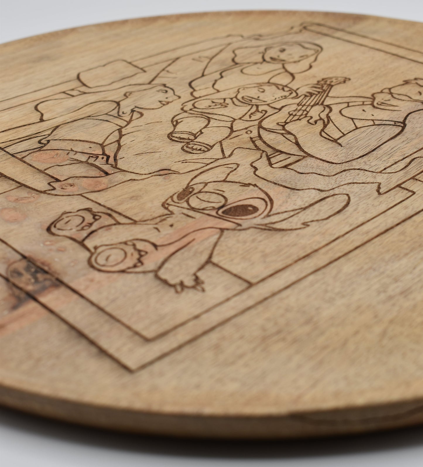 Plateau en bois gravé Lilo & Stitch – Famille Ohana