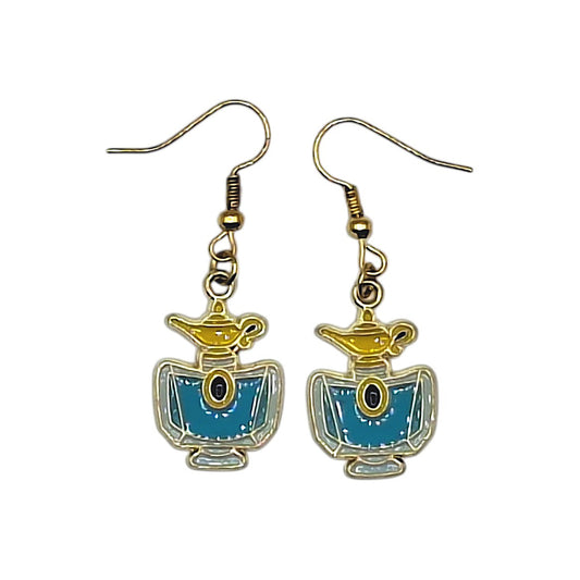 Boucles d’oreilles Jasmine inspirées d’Aladdin, flacon bleu avec lampe magique, sur fond blanc
