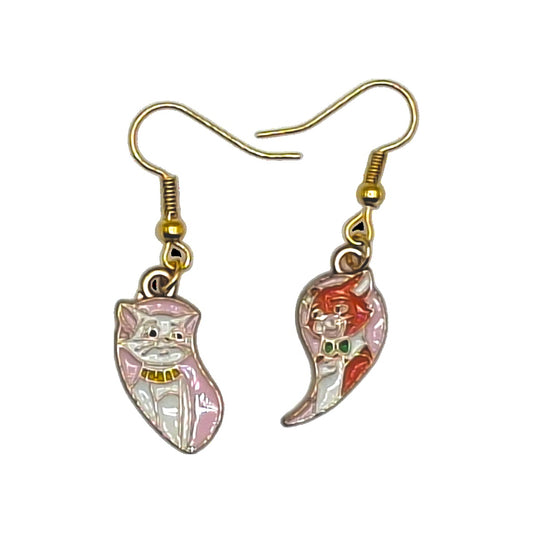 Boucles d’oreilles Duchesse et Thomas O’Malley inspirées des Aristochats, duo assorti, crochets dorés, sur fond blanc
