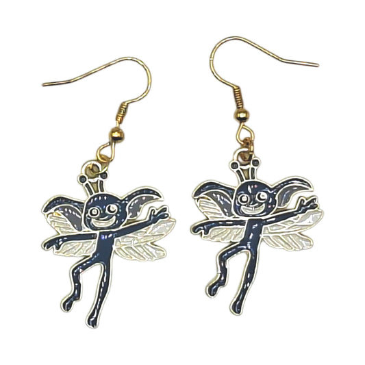 Boucles d’oreilles Lutin de Cornouailles inspirées de Harry Potter, créature bleue ailée avec crochets dorés, sur fond blanc