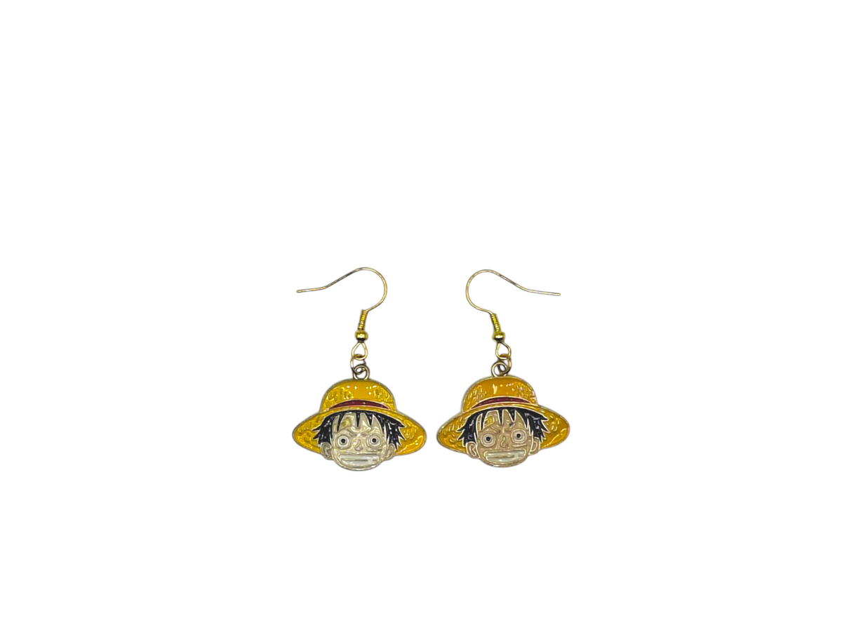 Boucles d’oreilles Monkey D. Luffy – Visage & chapeau de paille – One Piece – Inox doré – Created Artisan