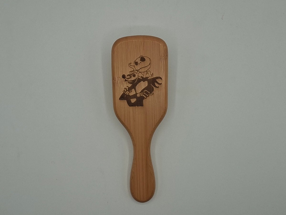 Brosse à cheveux en bambou gravée – Jack Skellington