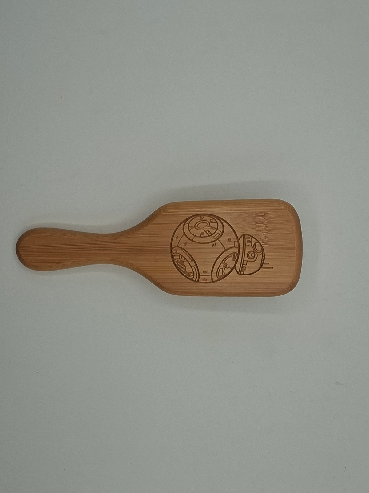 Engraved bamboo hairbrush – Star Wars – BB-8