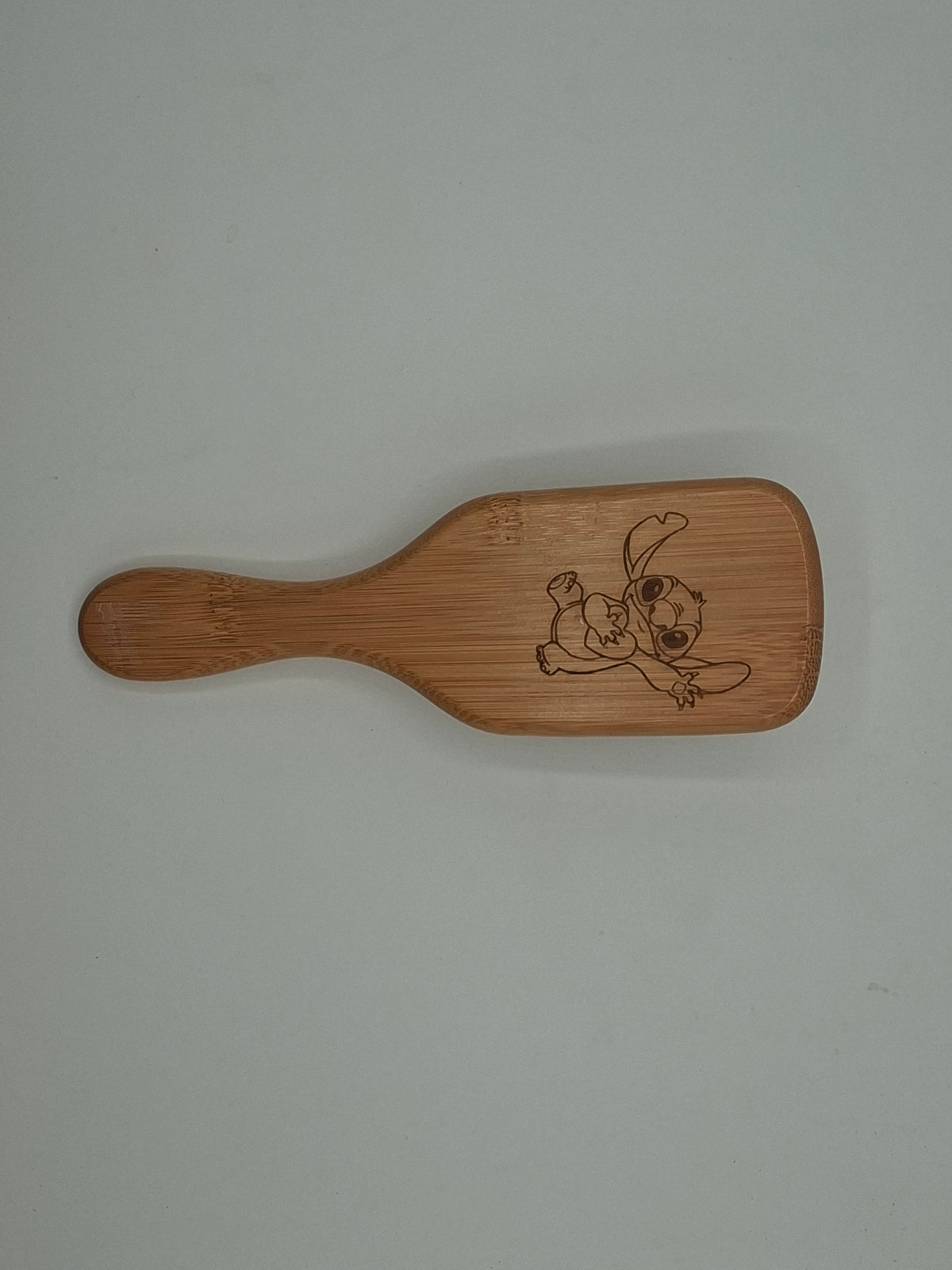 Brosse à cheveux en bambou gravée – Stitch