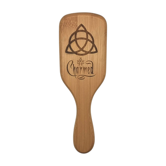 Brosse à cheveux en bambou gravée inspirée de Charmed