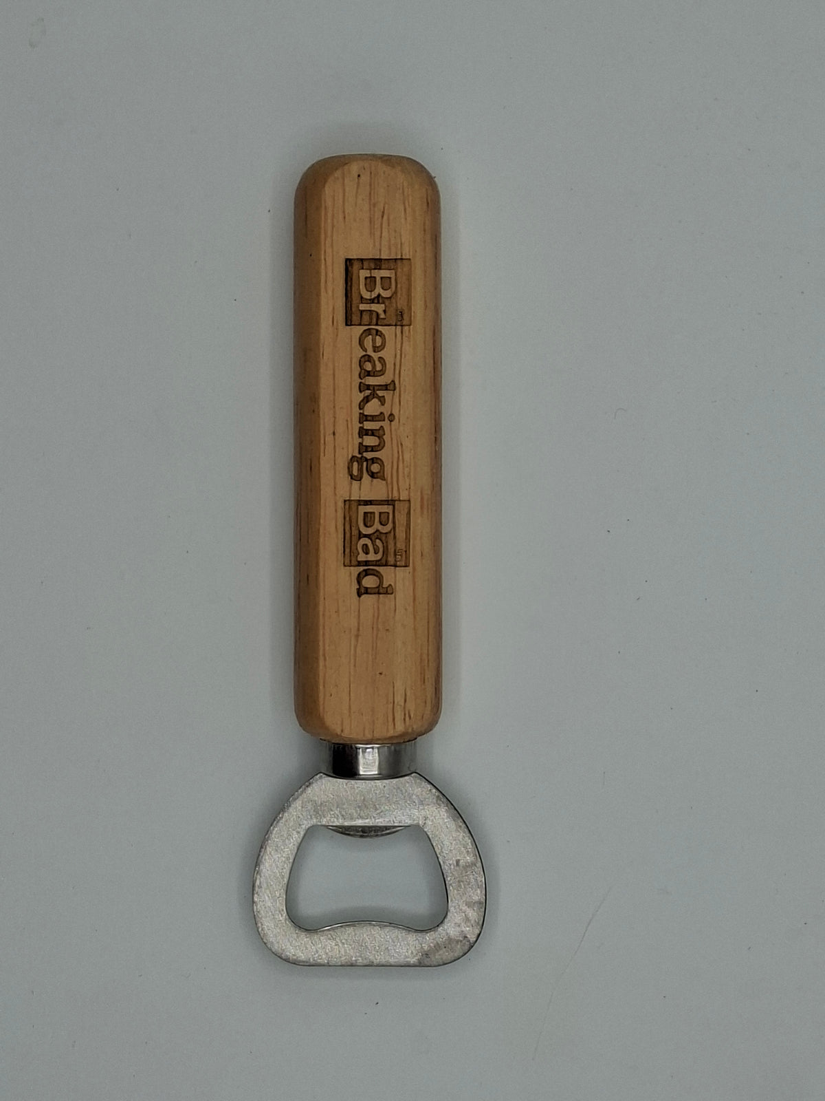 Décapsuleur en bois gravé inspiré de Breaking Bad