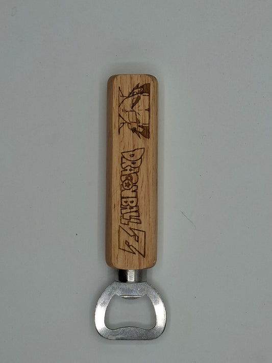 Décapsuleur en bois gravé inspiré de Dragon Ball Z