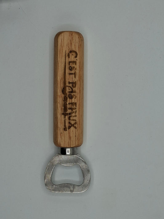 Décapsuleur en bois gravé inspiré de Kaamelott - C'est pas faux