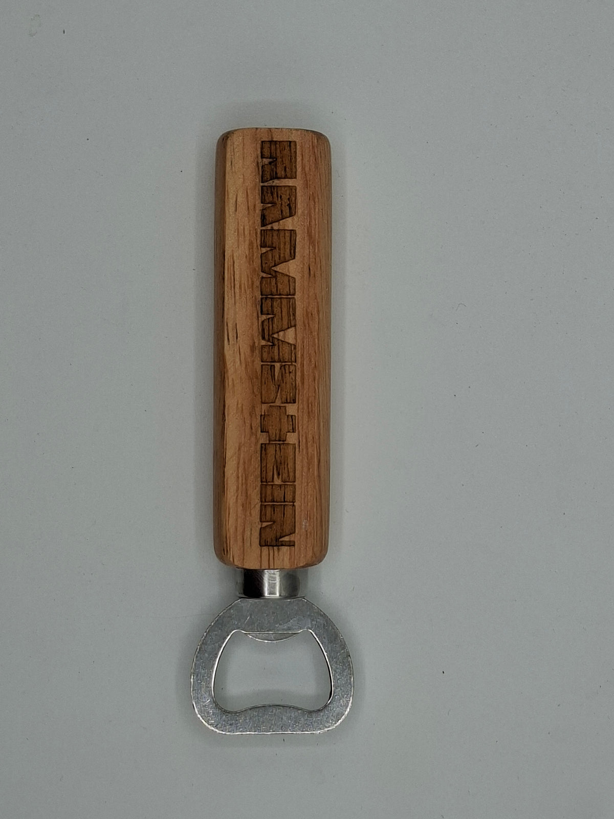 Décapsuleur en bois gravé inspiré de Rammstein