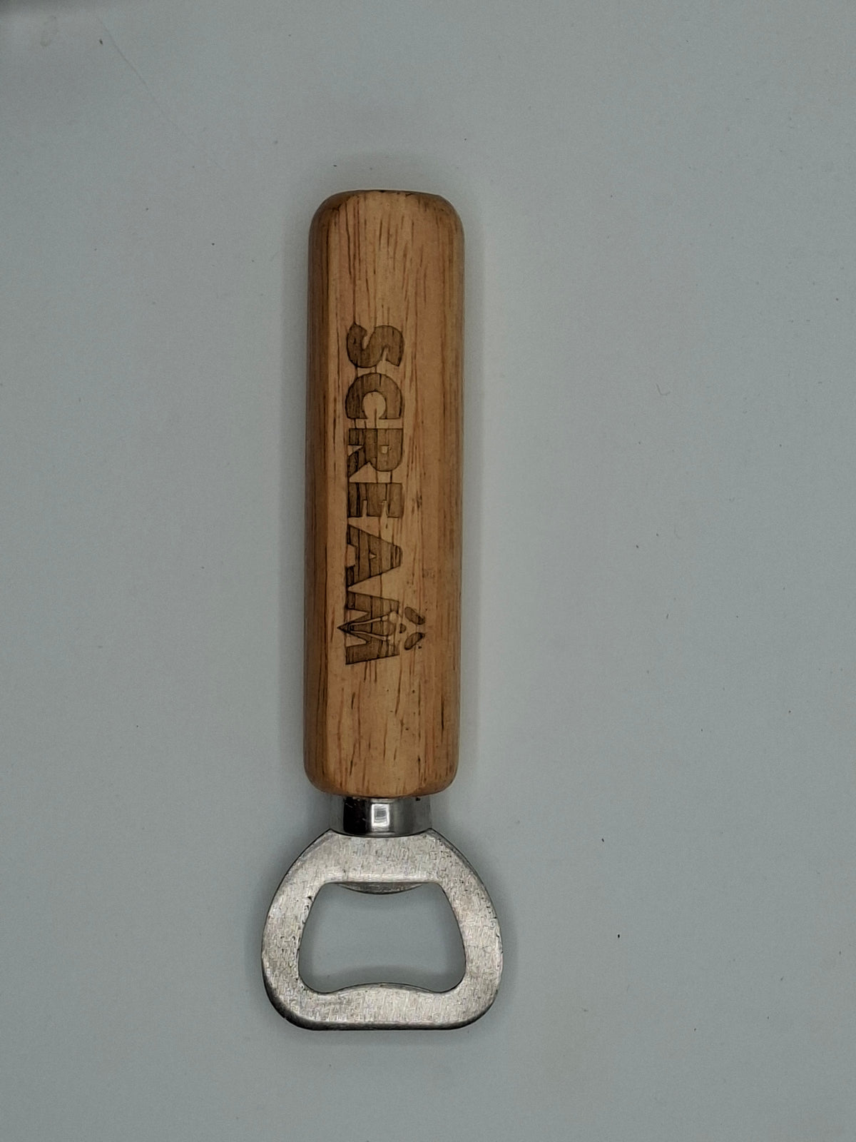 Décapsuleur en bois gravé inspiré de Scream