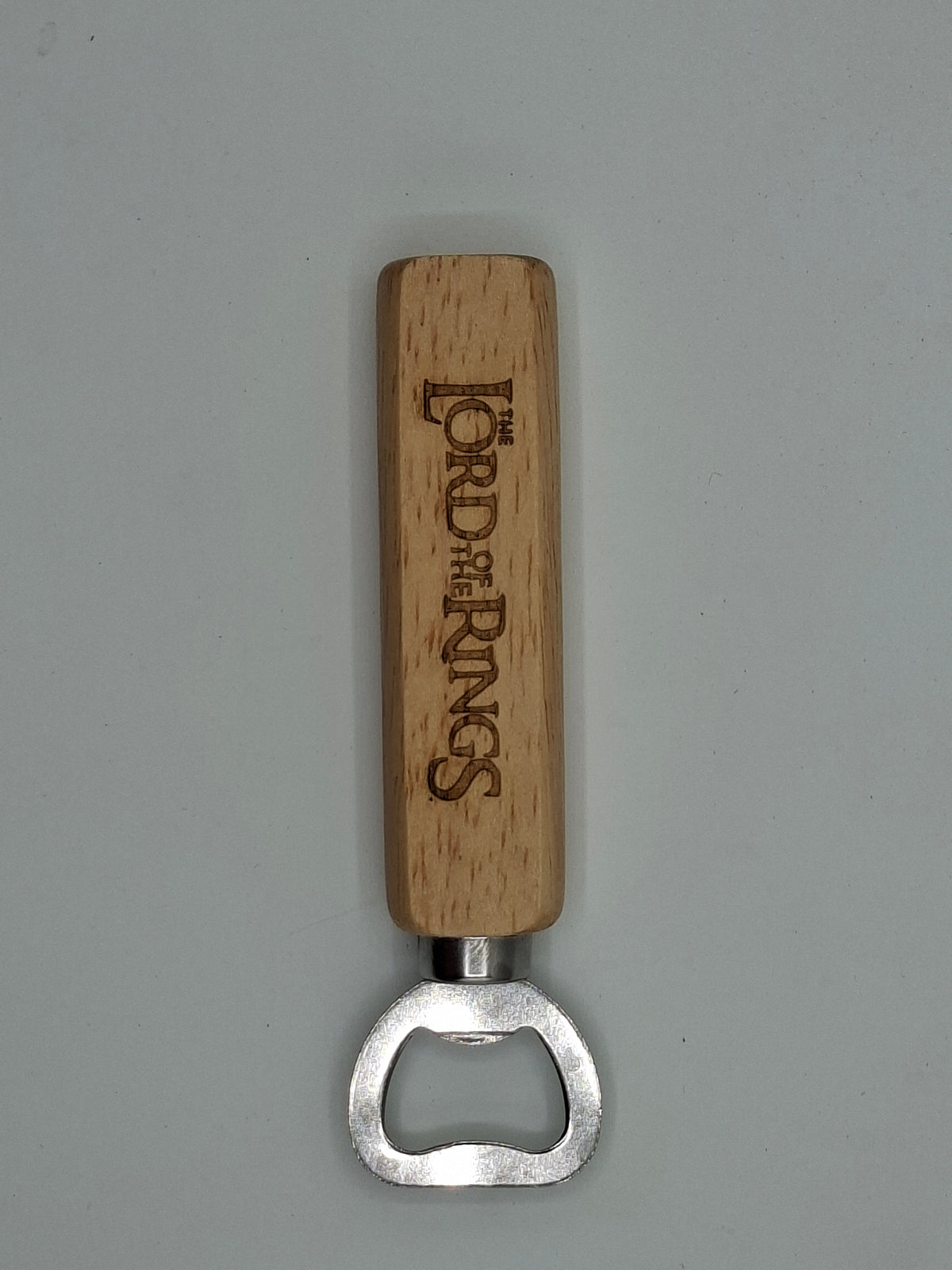Décapsuleur en bois gravé inspiré du Seigneur des Anneaux