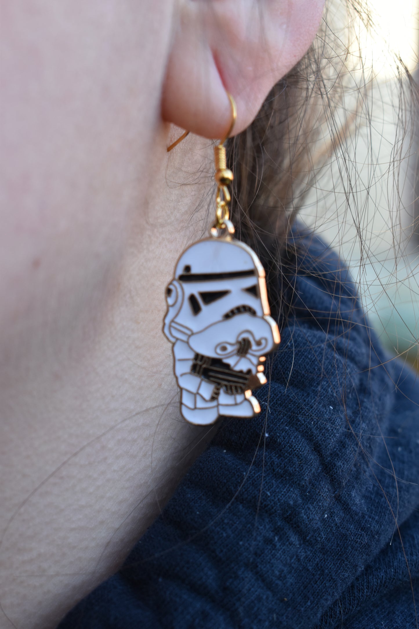 Boucles d’oreilles Star Wars – Stormtrooper iconique | Acier inoxydable doré