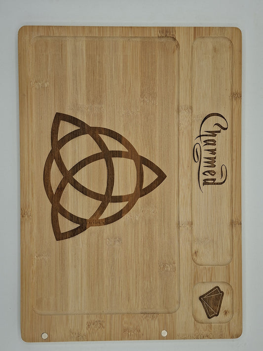 Planche à fromage gravée inspirée de Charmed avec quatre couverts