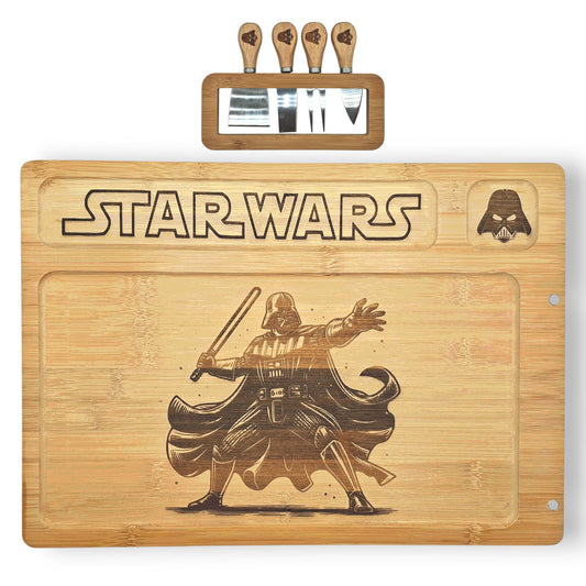Planche à fromage en bois gravée inspirée de Star Wars et Dark Vador avec ses quatre couverts assortis