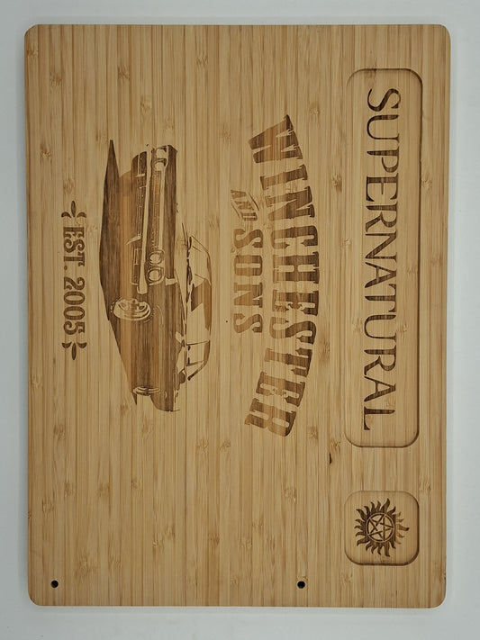 Planche à fromage gravée inspirée de Supernatural Winchester and Sons avec quatre couverts
