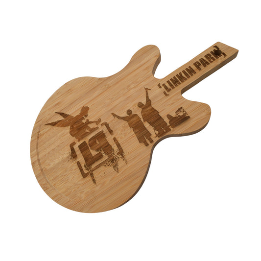 Plateau en bois en forme de guitare gravé inspiré de Linkin Park