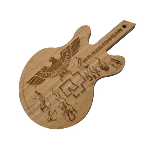 Plateau en bois en forme de guitare gravé inspiré de Rammstein