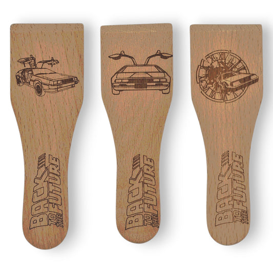 Racloirs à raclette en bois gravés inspirés de Retour vers le futur – modèles 1 à 3