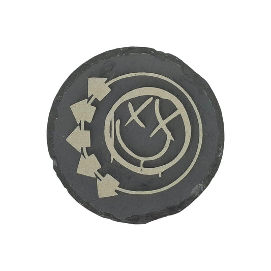 Runder gravierter Schiefer-Untersetzer Blink-182 – Created Artisan