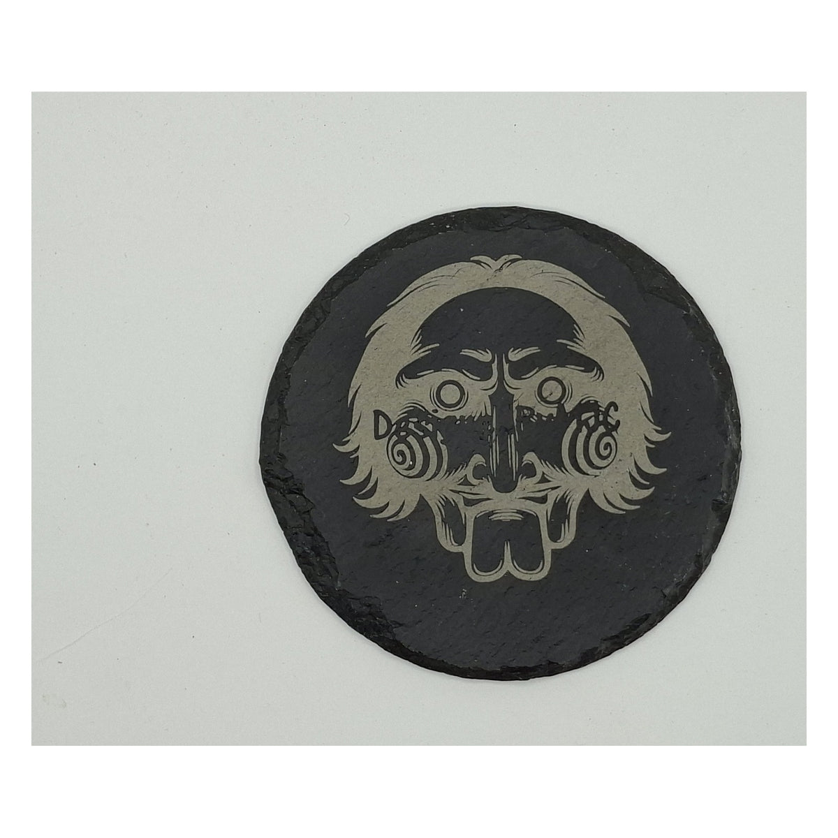 Sous-verre rond en ardoise gravée – Crâne steampunk