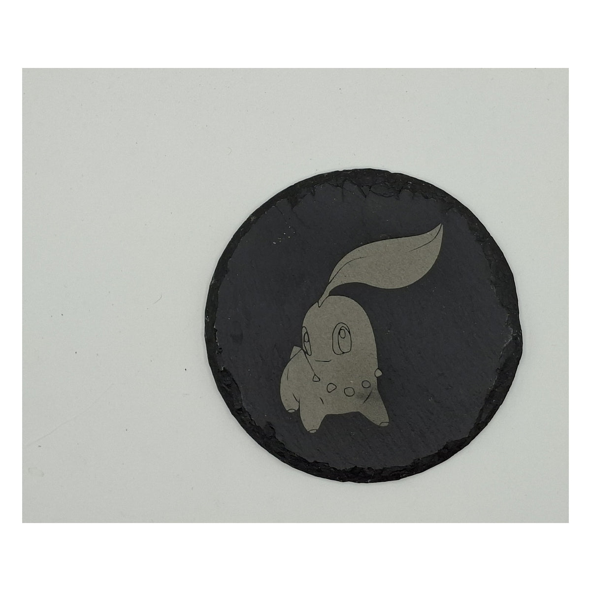 Sous-verre rond en ardoise gravée – Dumbo