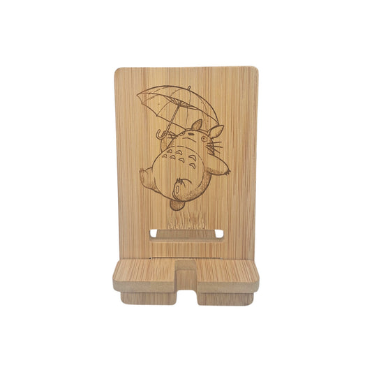 Support smartphone en bois gravé – Mon voisin Totoro – Created Artisan